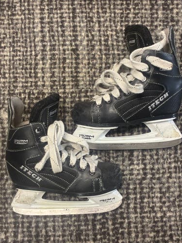 Youth Itech Hockey Skates 13 (Used)