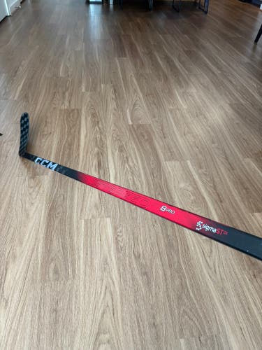 Senior CCM JetSpeed FT8 Pro Right Handed Hockey Stick P92M 85 Flex Pro Stock (Used)