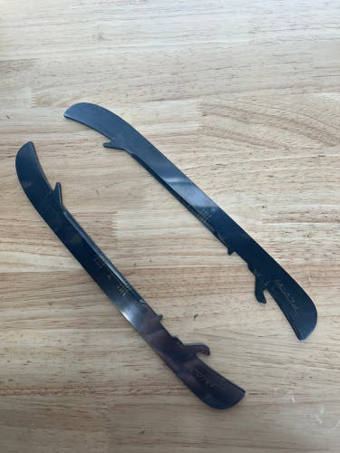 272mm  NHL Pro Stock Game Used Bauer Fly Ti Skate Blades / Runners