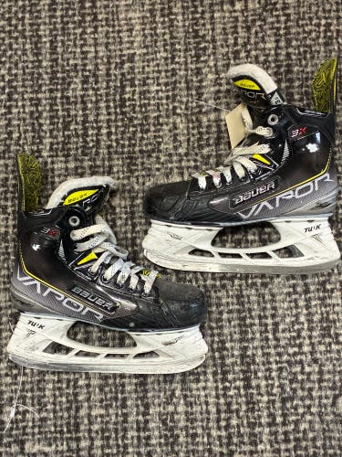 Junior Bauer Vapor 3X Hockey Skates Regular Width Size 3.5 (Used)