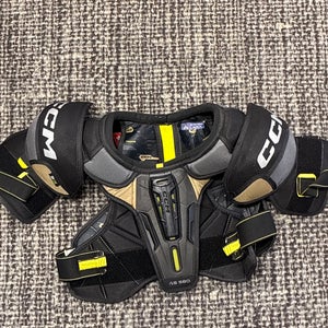 Senior CCM Tacks AS 580 Shoulder Pads I Small