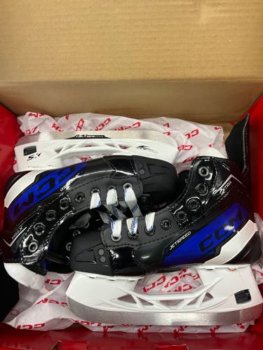 CCM JetSpeed XTra Hockey Skates Regular Width Size 1.5 (New)