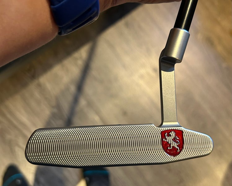 Piretti Elite Cortino - Custom with UST Graphite Shaft comes with Headcover