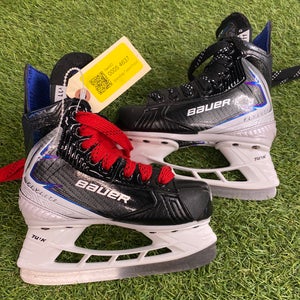 Bauer Vapor FLYLITE (2025 Model) - Youth