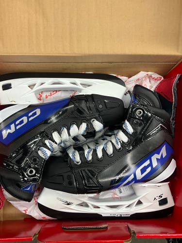 CCM JetSpeed XTRA PLUS Hockey Skates Regular Width Size 4 (New)