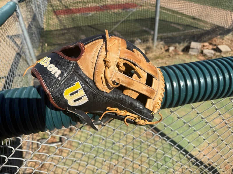 Wilson A2000 RH Outfield Baseball Glove 12.75" (Used)