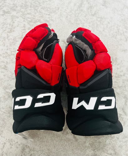 CCM FT8-Pro Hockey Gloves Black/Red 14” (New)2026