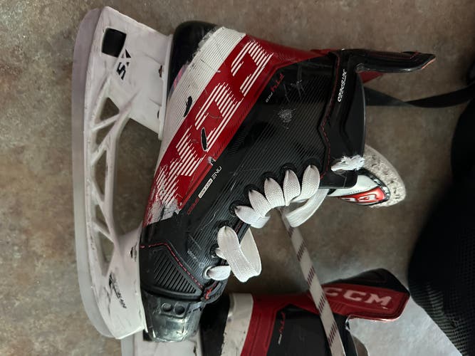 CCM JetSpeed FT4 Pro Hockey Skates Size 4 (Used)