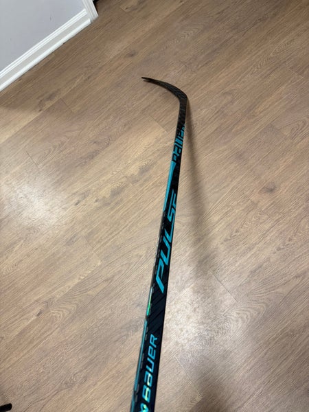 Senior Bauer Pulse Right Handed Hockey Stick P92 65 Flex (Used)