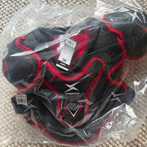 Men's Small Junior CCM Shoulder Pads (New)