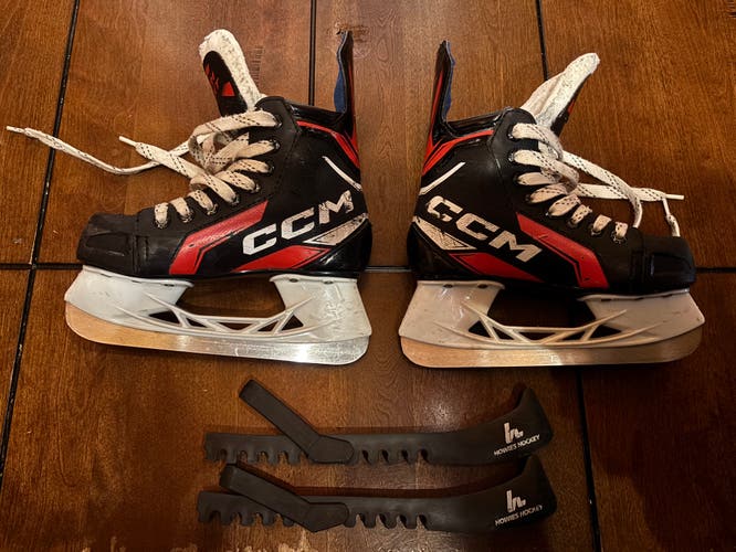 CCM Next Hockey Skates Regular Width 13 (Used) with Skate Guards