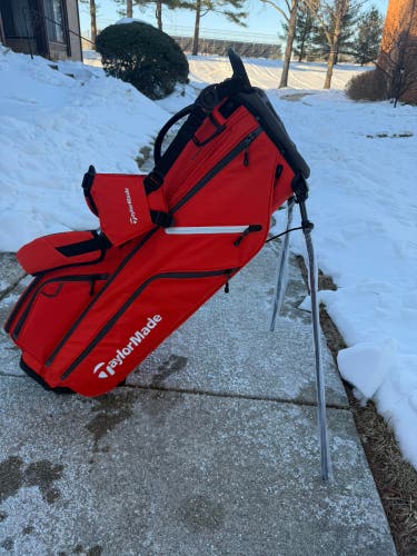 TaylorMade Flextech Crossover Stand Bag New