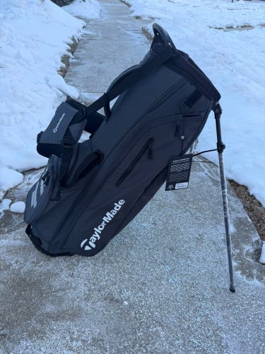 TaylorMade Flextech Crossover Stand Bag New