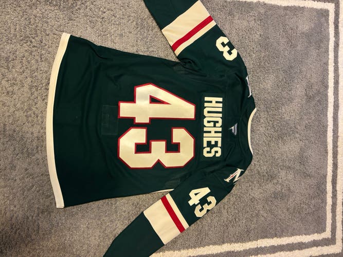 Green Medium Boys Jersey (New)