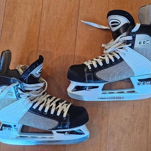 CCM Powerline 550 Hockey Skates Regular Width Size 7 (Used)
