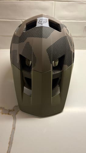 Men's Large Fox Bike Helmet (Used)