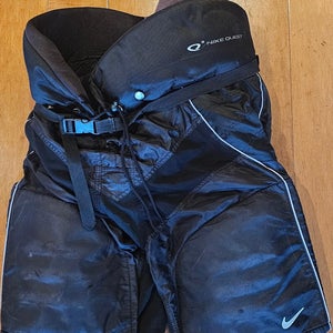 Nike Quest 3 Senior Hockey Pants – Extra Large (XL) – Excellent Condition (Used)