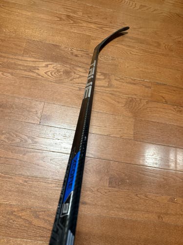 Senior True XC9 ACF Left Hand Hockey Stick P28 85 Flex (Used)