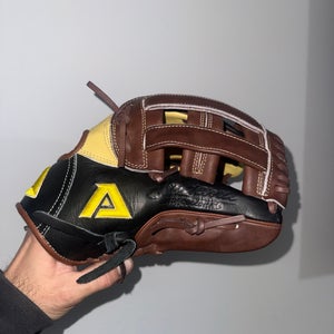 Akadema AFl11 RH Infield Baseball Glove 12" torino custom (Used)