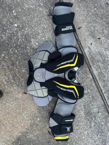 Small Vaughn Velocity V7 Goalie Chest Protector (Used)