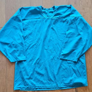 CCM Senior XXL Teal Hockey Jersey – Lightweight & Breathable – Excellent Condition (Used)