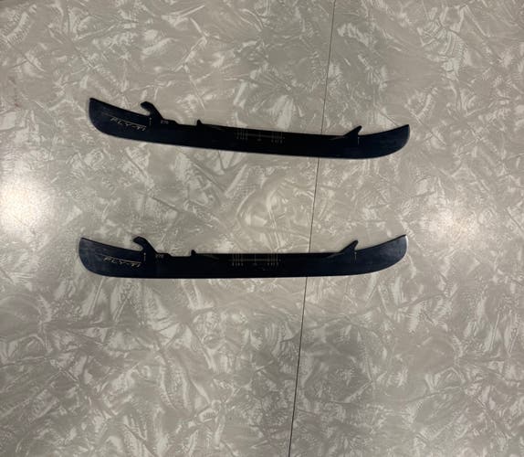 Bauer Fly-Ti 272 mm (New and pre sharpened)
