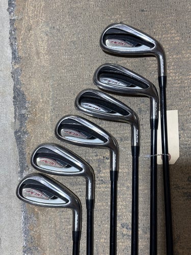 Men's Top Flite Aero Iron Set Right Handed Regular Flex Graphite Shaft (Used)