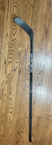 Senior Bauer Vapor Hyperlite 2 Left Hand Hockey Stick P28 87 Flex Pro Stock (Used)