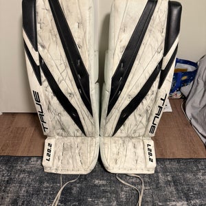 33" 2022 True L20.2 Goalie Leg Pads (Used)