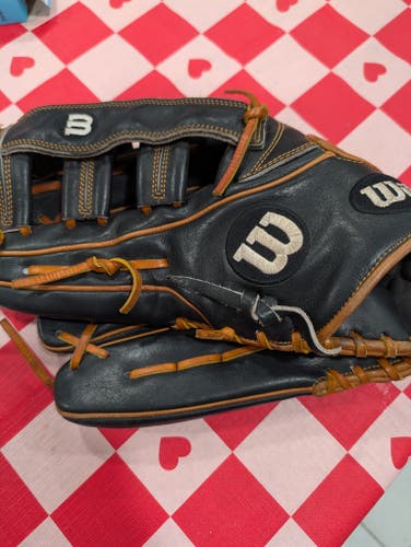 2022 Wilson LH Outfield A2000 Baseball Glove 11.5" (Used)