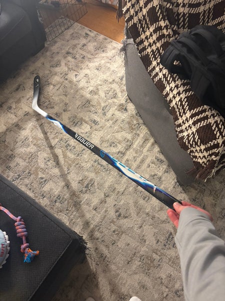 Intermediate Bauer Vapor Flylite Right Handed Hockey Stick P92 65 Flex (Used)