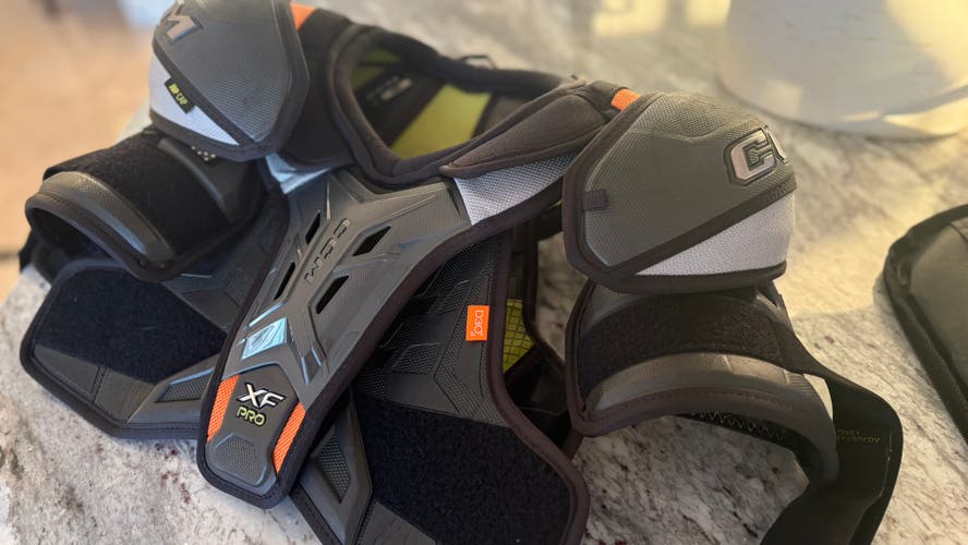 Large Junior CCM Tacks XF Pro Shoulder Pads (Used)