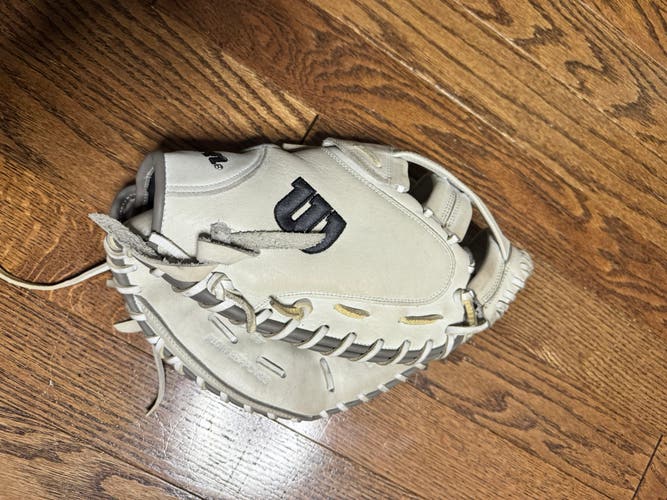 Wilson A1000 RH Catcher's Glove 33" (Used)
