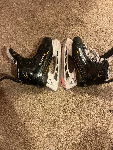 2022 Bauer Supreme M5 Pro Hockey Skates 9 (Used)