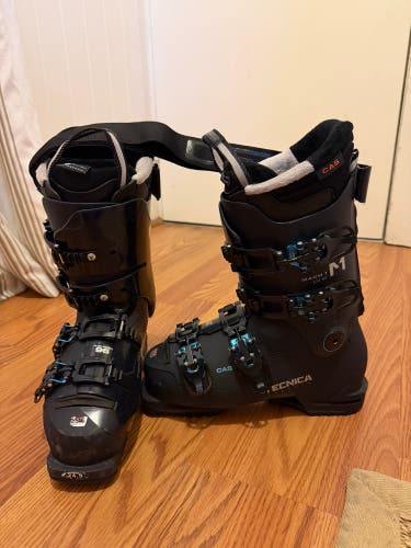 Mondo 24 & 24.5 Women's Tecnica Mach 1 Powder Ski Boots Medium Flex (Used)