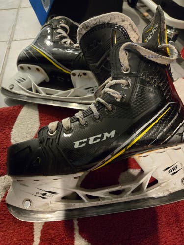 CCM Super Tacks Hockey Skates Size 5