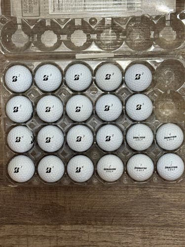 22 Bridgestone e6 Golf Balls - 5A MINT CONDITION