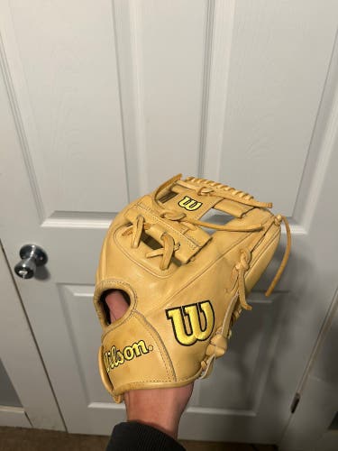 Wilson A2000 RH Infield Baseball Glove 11.5" (New)