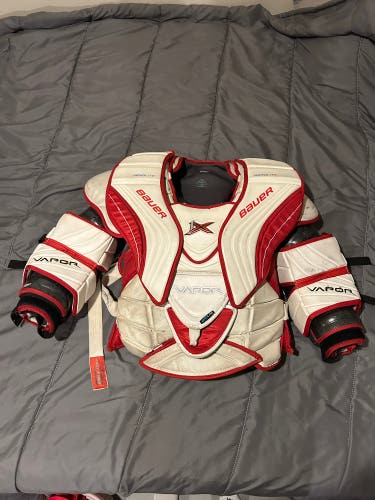 Small Bauer Vapor 1X Goalie Chest Protector