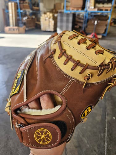 Buckler Maestro 34" Catcher's Mitt Camel/Mocha