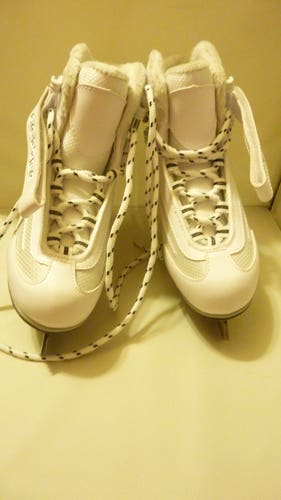 Brand New Jackson SOFTEC Girls Figure Ice Skates Size 2.0 childrens