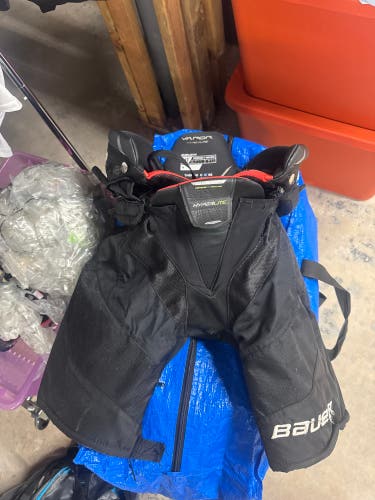 Intermediate Medium Bauer Vapor Hyperlite Hockey Pants (Used)