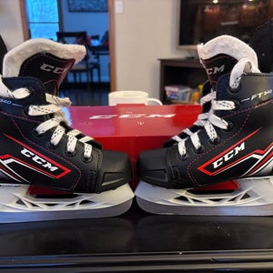 CCM JetSpeed Youth Hockey Skates 9 (Used)