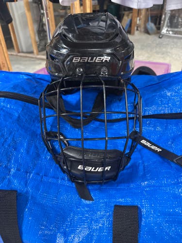 Bauer Hyperlite Helmet Black Size Small Medium