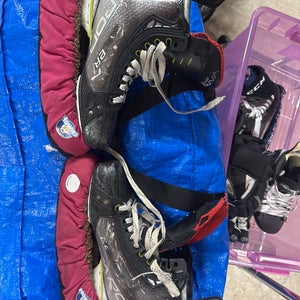 2021 Bauer Vapor Hyperlite Hockey Skates Size 5.5 Fit 2