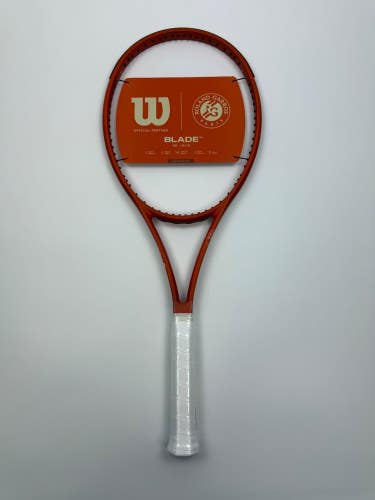 NEW Wilson Blade 98 16x19 V9 Roland Garros 2025, 4 3/8