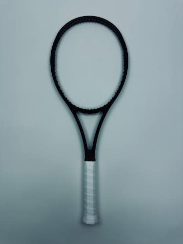 Wilson Pro Staff 97 V13, 4 3/8 Excellent 9/10