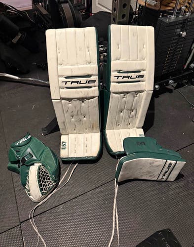 True Catalyst PX3 Pro Goalie Pads 33+1.5