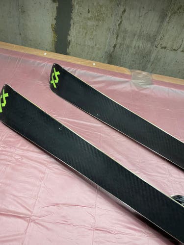 2022 Volkl 162 cm All Mountain Deacon 84 Skis With Bindings Max Din 13 (Used)