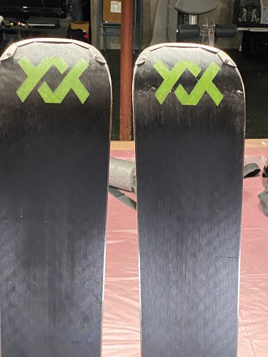 2022 Volkl Deacon 84 162 cm All Mountain Skis With Bindings Max Din 13 (Used)